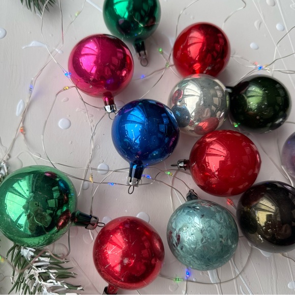 Vintage Christmas Glass Ornaments Box of 12 - Picture 8 of 16